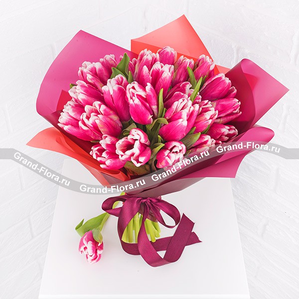 Женственность - букет из розовых тюльпанов
