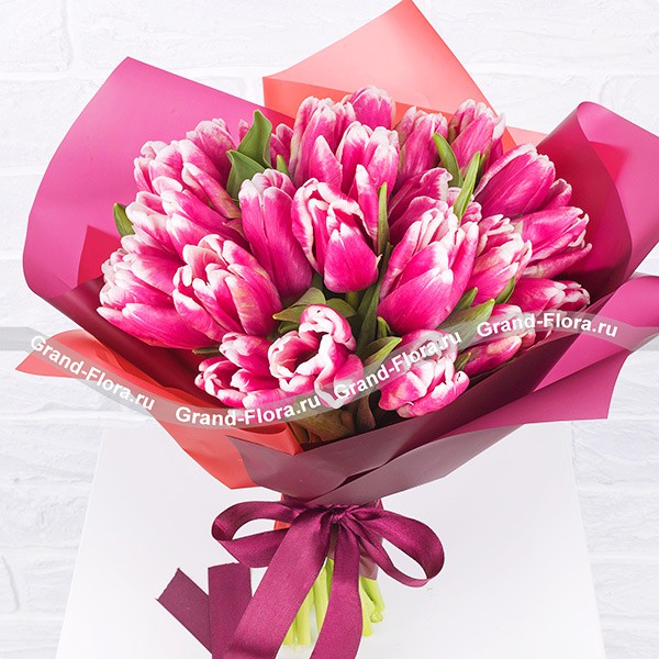 Женственность - букет из розовых тюльпанов