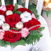 Рождественская сказка - коробка с красными розами и хлопком 2